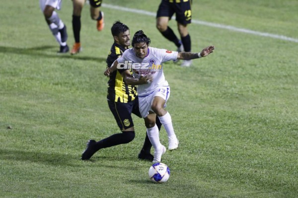 Fotos: ¿Por qué Jerry Bengtson jugó con mascarilla? Bronca Arboleda-Pírez y el cuidado con los balones