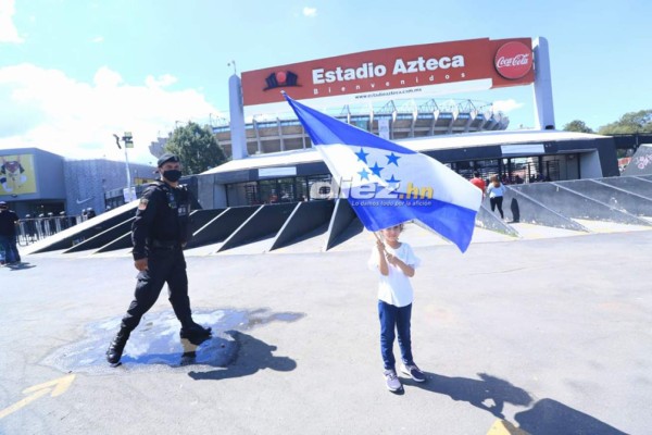 Fotos: Afición catracha llega en gran número al estadio Azteca para apoyar a Honduras ante México