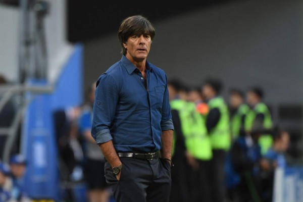 ¿Qué hizo Low? Las imágenes que no se vieron por TV en juego Chile-Alemania