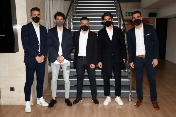 Un abrazo con signos de renovación: Laporta se reencontró con Messi en su investidura como presidente del Barcelona