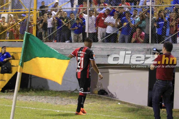 NO SE VIO: El bonito gesto de Olimpia y Roger Rojas es ovacionado