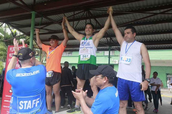 Las mejores imágenes de la Maratón ' Corriendo por la Salud”