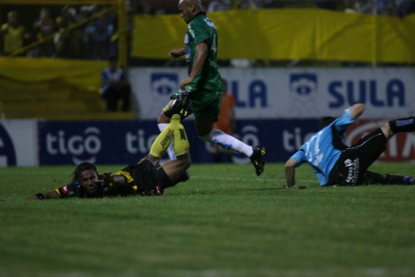 FOTOS: Carlos Pavón y sus mejores momentos contra Marathón