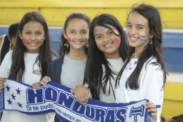 Ambiente antes del juego Honduras vrs Panamá