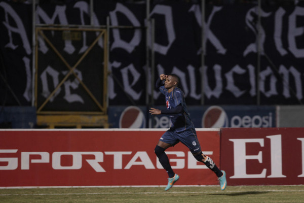 Motagua venció 3-2 al Real España y se clasificó a las semifinales