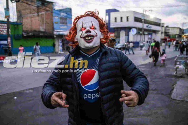 Final Motagua-Saprissa: Fantasmas, payasos y mascotas; la elegancia de Diego Vázquez en el Nacional