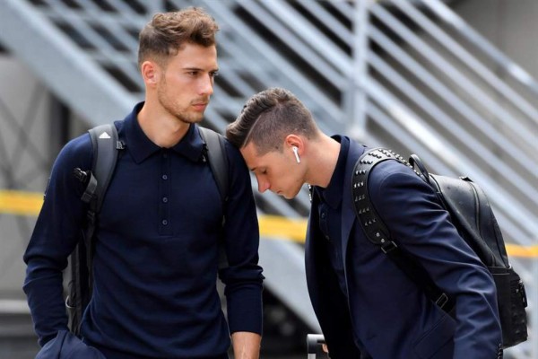 EN FOTOS: La amargura y frustración de la selección de Alemania al llegar a Frankfurt