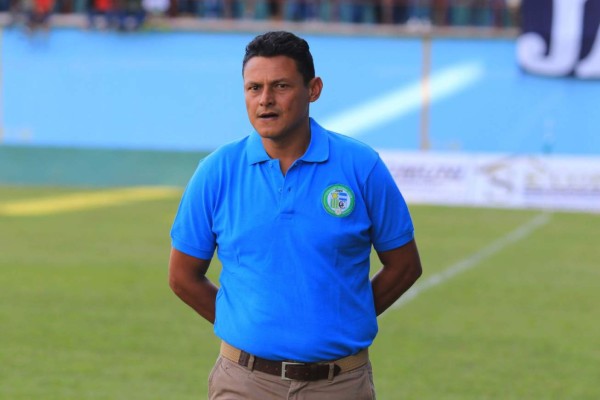 Los entrenadores hondureños que están sin dirigir en Liga Nacional