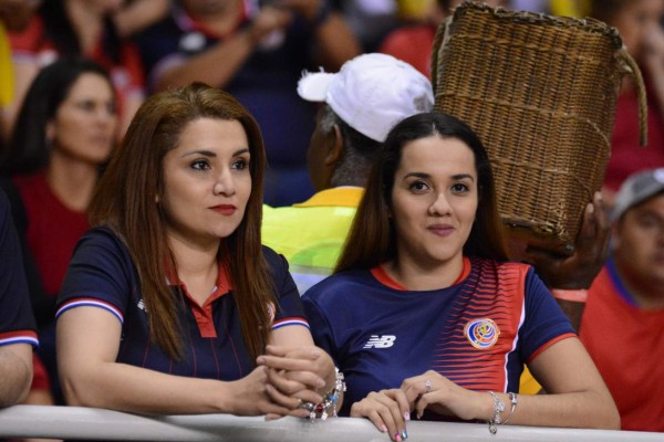 ¡Preciosas! La belleza se hizo presente en el juego Costa Rica - México
