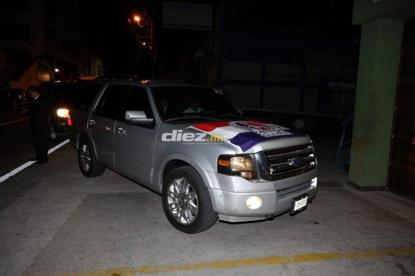 EN FOTOS: El traslado del cuerpo de Rafael Ferrari a la funeraria