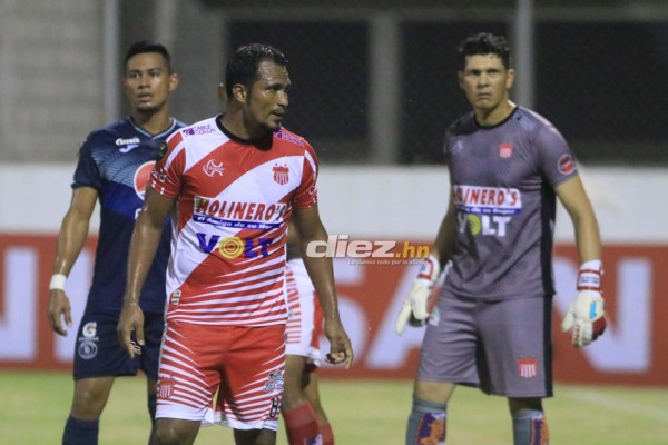 Con cinco fichajes: El 11 de gala que presentaría Vida en el torneo Clausura 2020