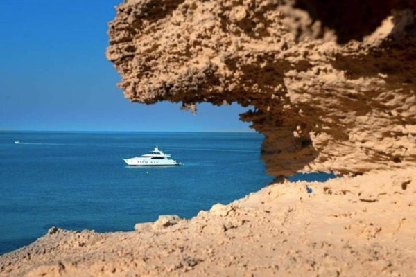 ¿Cuánto vale el alquiler? Así es por dentro el impresionante yate en el que Messi disfruta sus vacaciones en Ibiza