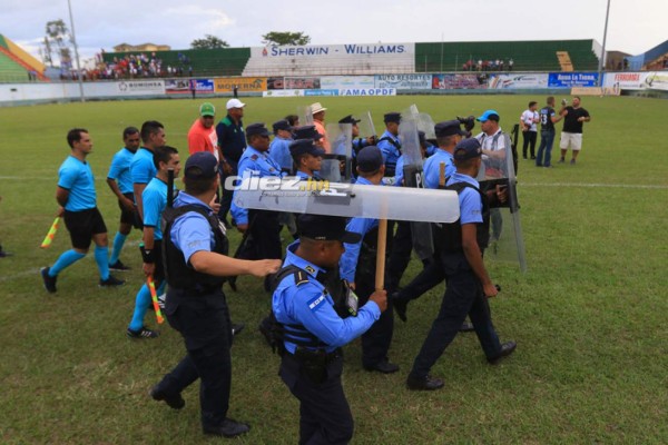 NO VISTE EN TV: Pasillo, pelea de kinesiólgos y el mensaje de Erick Andino
