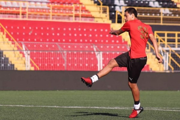 RUMORES Y FICHAJES: Argentino que no pegó en Costa Rica, llega a Guatemala