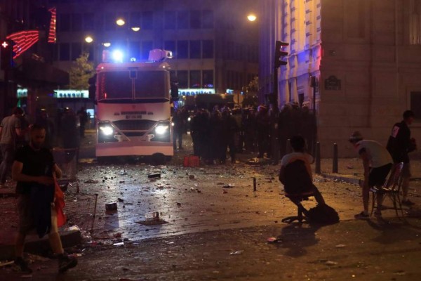 Impactantes fotos: París acaba con actos vandálicos en festejos por Mundial de Rusia