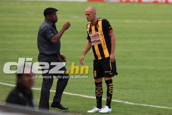 Así se despidió Julio 'Palomo” Rodríguez en su último partido con Real España.