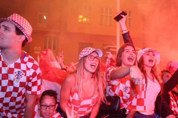 Desmadre y belleza: Así celebran en Croacia el pase a la final de Rusia 2018