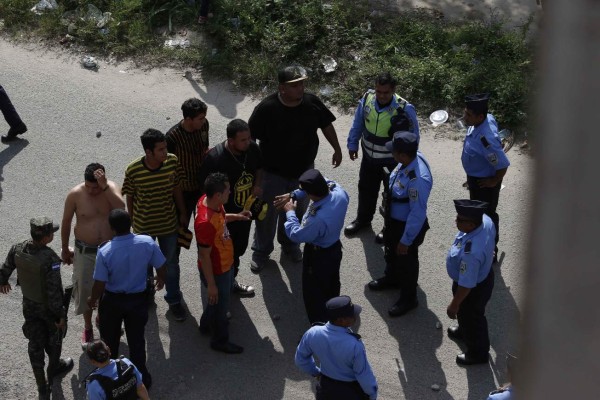 Así se vivió el terror en la guerra de pedradas entre barra de Real España y Marathón