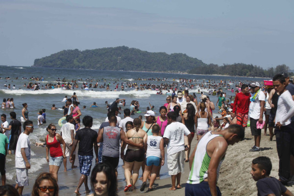Diez en la playas de Tela.!