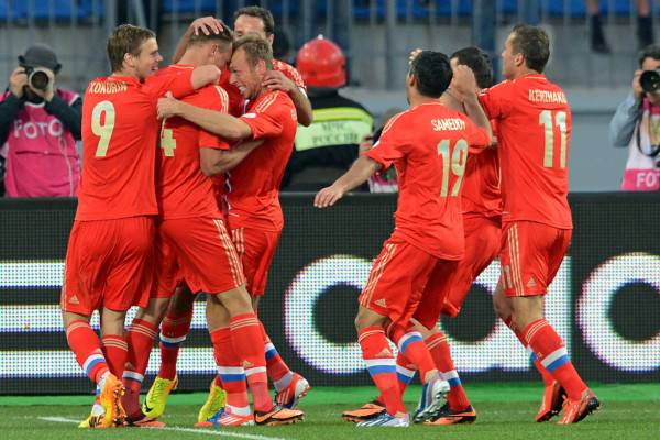 Las mejores imagenes de este Martes en las eliminatorias en Europa.