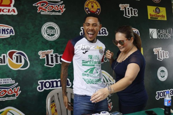 ¡Ya luce la verde! Las imágenes de la presentación de Henry Figueroa con Marathón