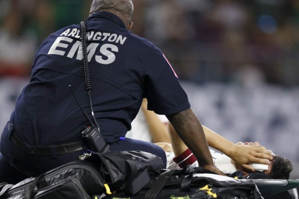 Escalofriante: así quedó el rostro de Chucky Lozano tras el duro choque con el portero de Trinidad y Tobago en la Copa Oro