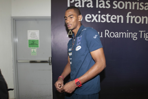 Selección de Honduras viaja a Houston a partido amistoso ante Perú.