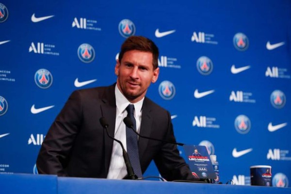 El enorme gesto de Messi, el cariño del jeque a Mateo y Antonela deslumbró: así fue la presentación del nuevo jugador del PSG&nbsp;&nbsp;