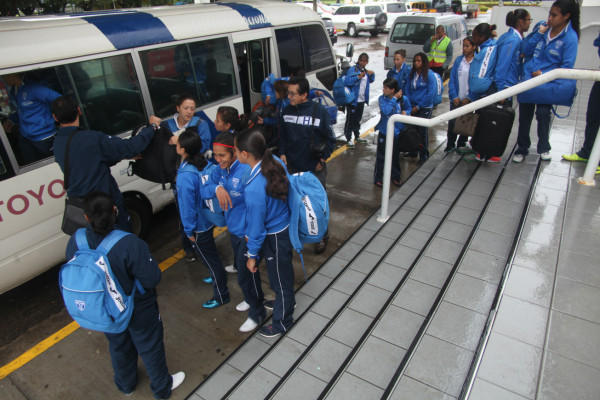 Selección femenina de Honduras viaja soñando con Mundial de Canadá