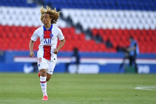 Así luce Xavi Simons, la joyita que el PSG le robó al Barcelona y que ya hizo su debut