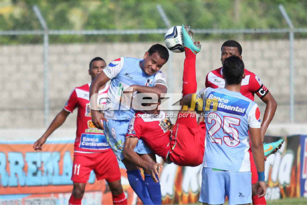 Real Sociedad vence 3-1 a D.Savio y pasa a la final.