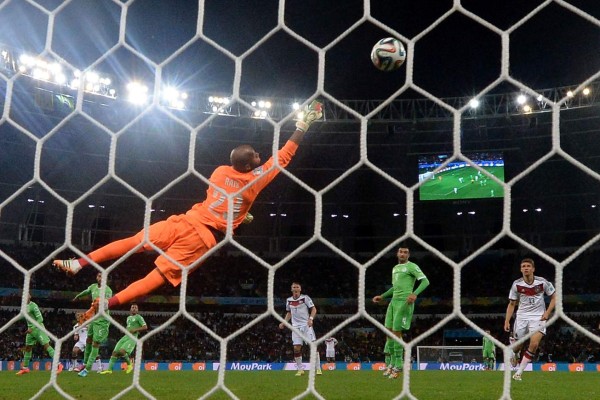 Alemania derrotó 2-1 a Argelia y ser rival de Francia