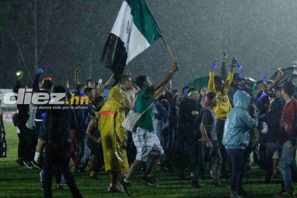 Fotos: El enorme festejo del Santos tras clasificarse a la final de la Liga de Ascenso