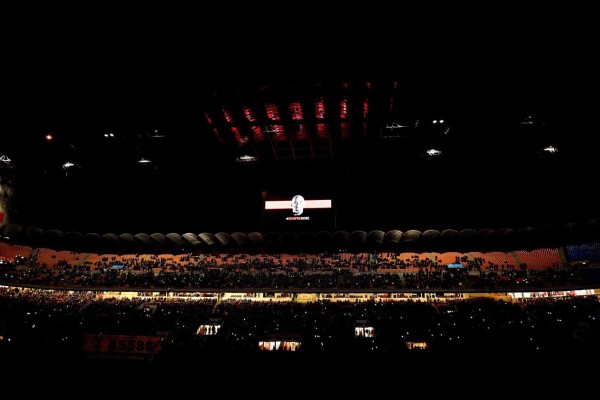 Así fue el emotivo homenaje que le hizo el AC Milan a Kobe Bryant en San Siro