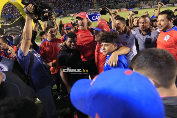 El cariño de la afición rival, su gesto humano: Pedro Troglio y sus momentazos a un año de su llegada al Olimpia