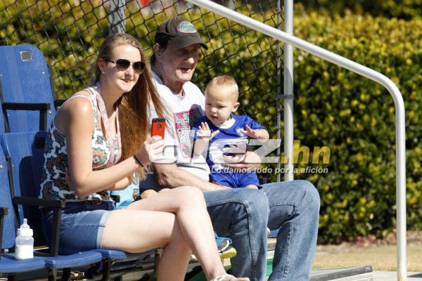 Un 'gringuito' y aficionados acaparan miradas en entreno de Honduras