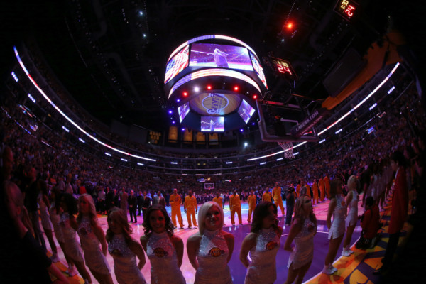 Fiesta, anillos, belleza en gigante inicio de la NBA