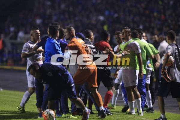 Las imágenes que la televisión no mostró de la ida de la final en Honduras