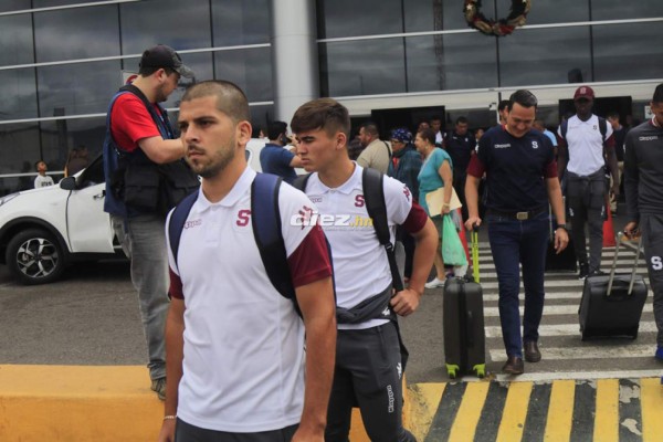 ¡Bien resguardado! Saprissa arriba a Tegucigalpa para disputar el título con Motagua