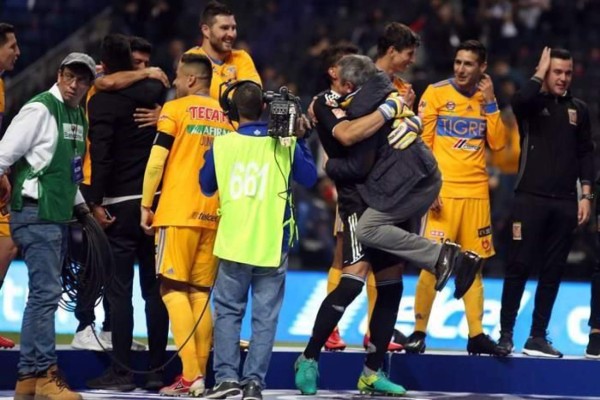 Celebración de Tigres tras ser campeón de la Liga Mx