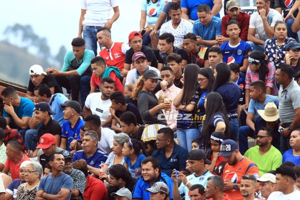 Danlí se vuelve a pintar de azul previo al juego Real de Minas-Motagua