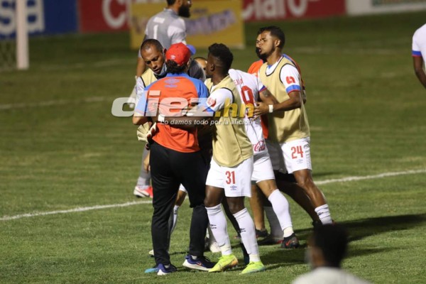 NO VISTE EN TV: Pedro Troglio desquiciado, expulsión de jugadores de Olimpia y los bicentenarios
