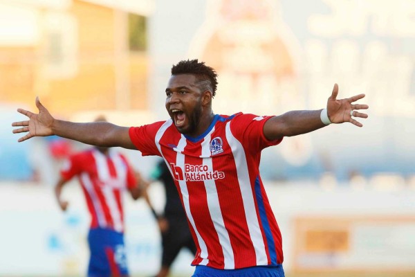 Los traspasos de hondureños que se darían en el próximo mercado de fichajes