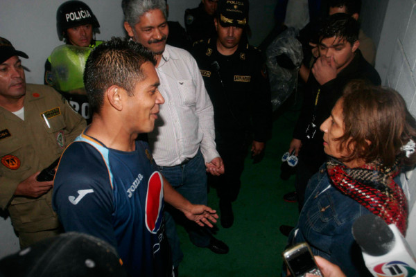 Las imágenes que dejó el derbi Motagua-Olimpia