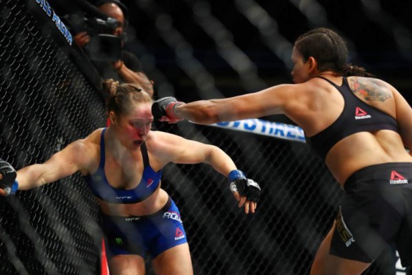 Las imperdibles fotos que dejó la pelea entre Amanda Nunes y Ronda Rousey