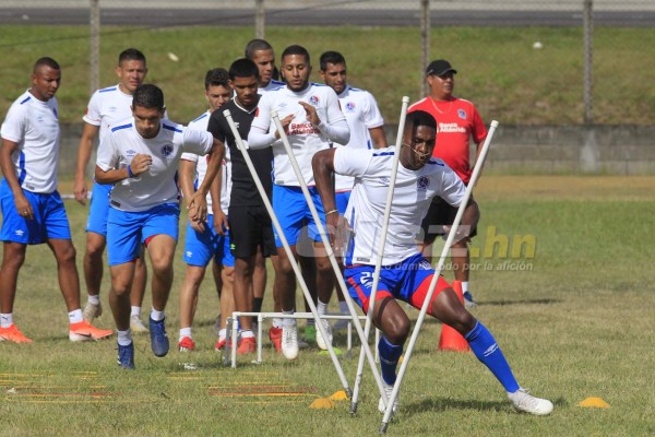 ¡Con nuevo delantero! Así fue el entrenamiento del Olimpia a un día de empezar el torneo