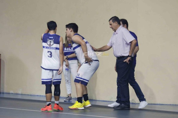 Las personalidades que apoyan a sus hijos en el torneo nacional de baloncesto en San Pedro Sula