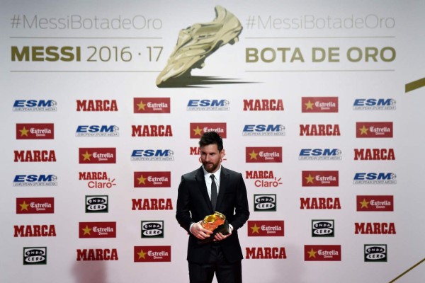 FOTOS: El hijo de Messi es protagonista en la entrega de la Bota de Oro