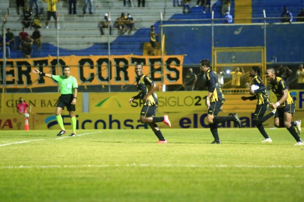 ¡Ataque demoledor! El 11 ideal que nos dejó la jornada 14 del torneo Apertura de la Liga Nacional de Honduras
