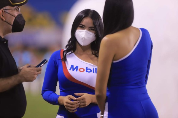 La rubia que se robó las miradas en Danlí, el júbilo en La Ceiba y el cálido abrazo de los porteros